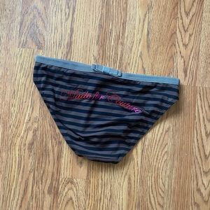 Size M Juicy Couture bikini bottoms!